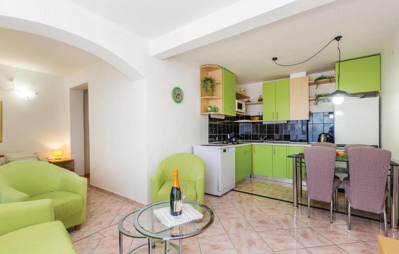 Apartments Paola Karlobag Chambre photo