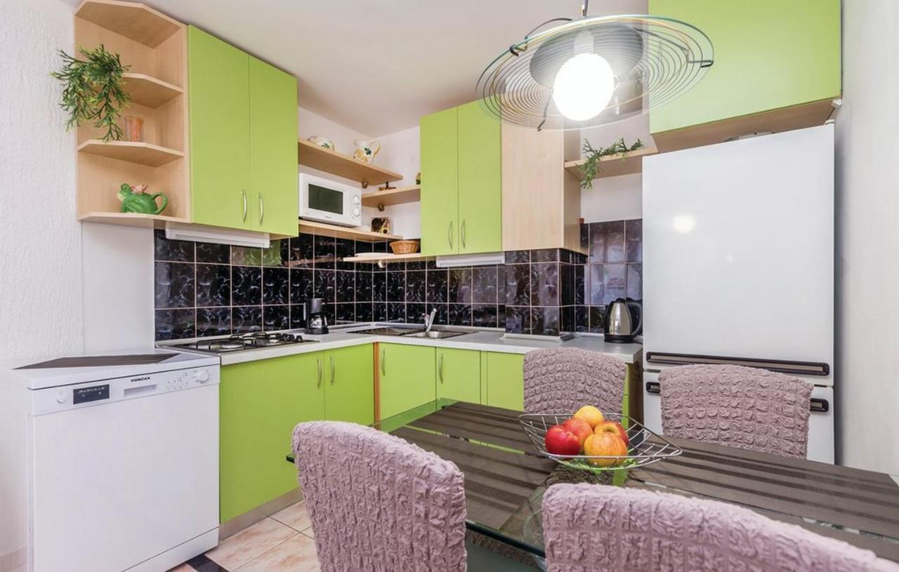 Apartments Paola Karlobag Chambre photo