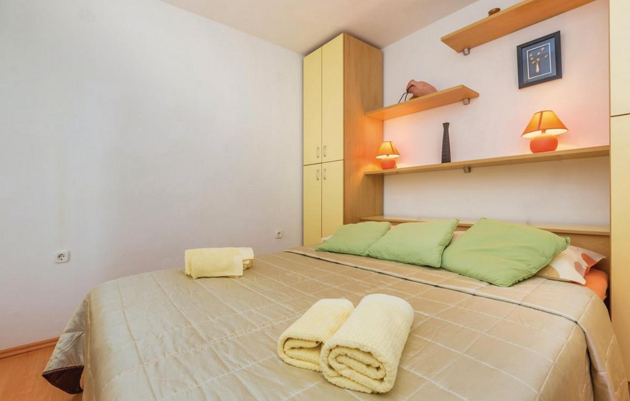 Apartments Paola Karlobag Chambre photo