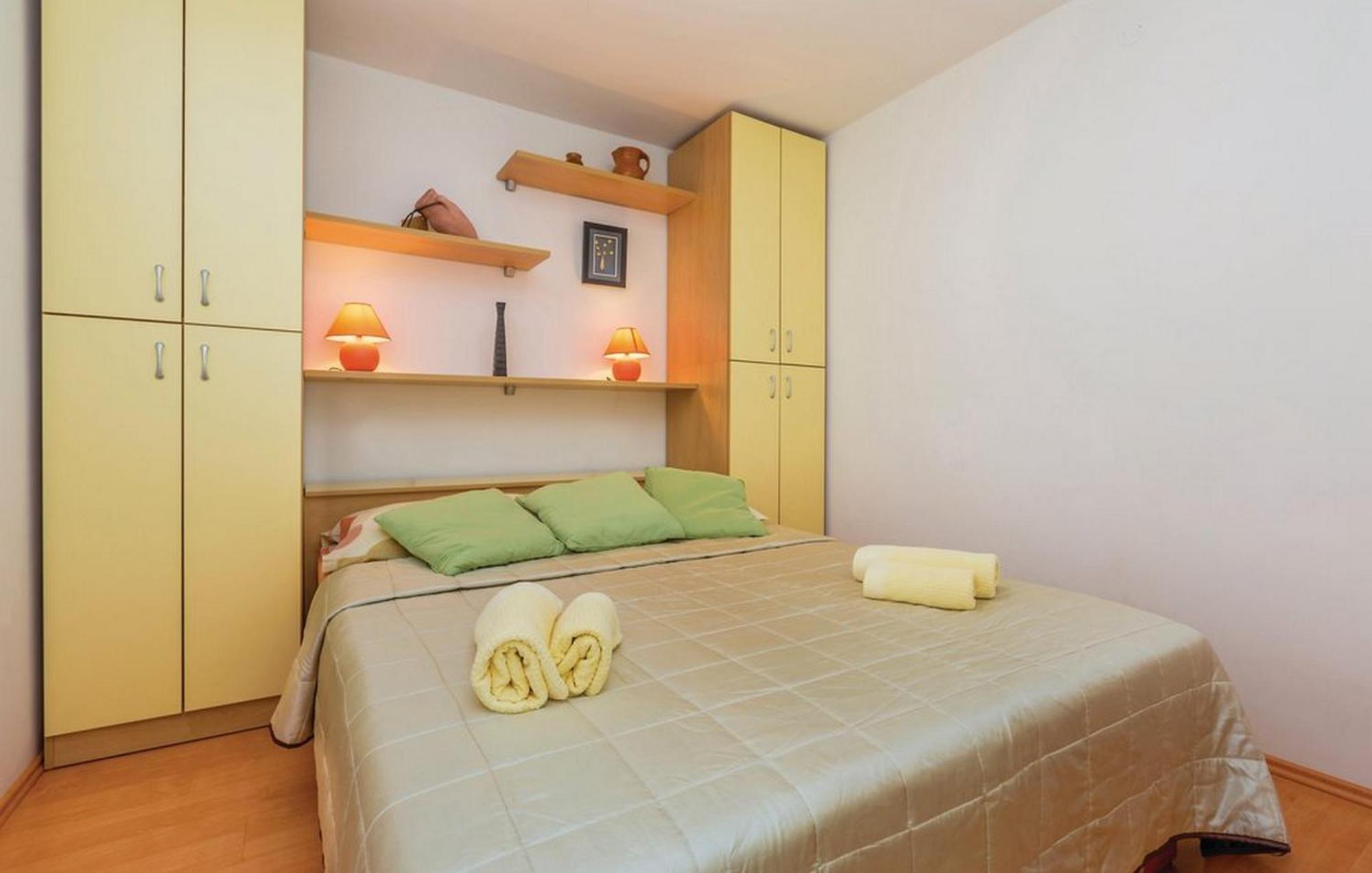 Apartments Paola Karlobag Chambre photo